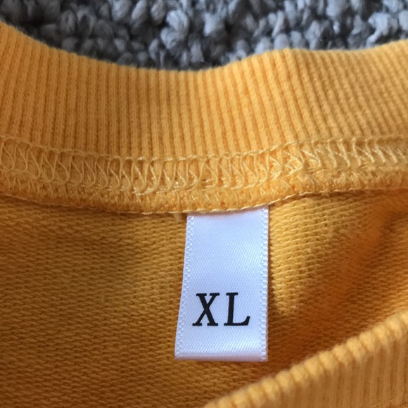 Yellow bee crew neck - Picture 2 of 3